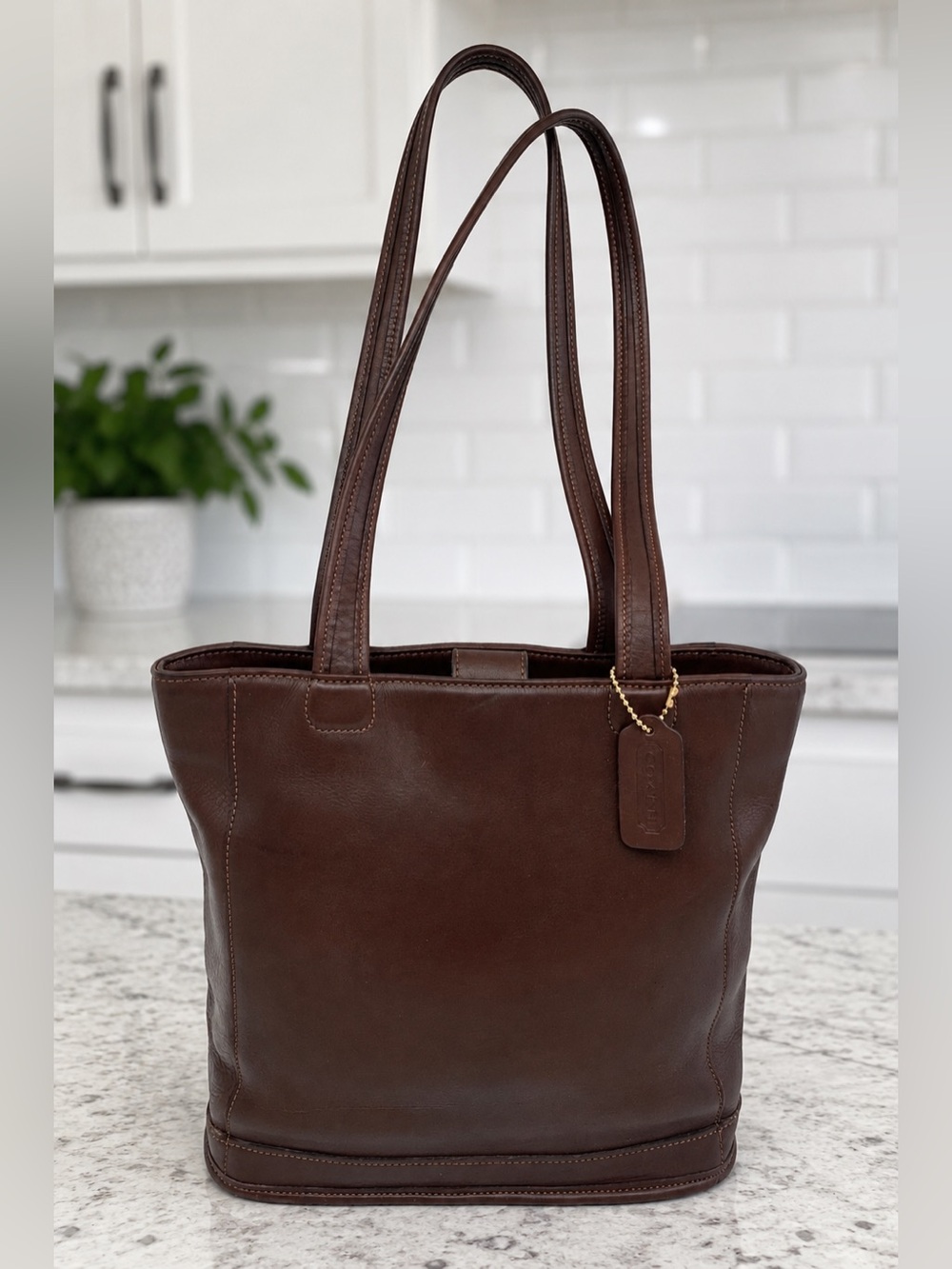 Coach Vintage Bleeker Bucket Tote 9305 Mahogany Glove Tanned Leather Costa Ric